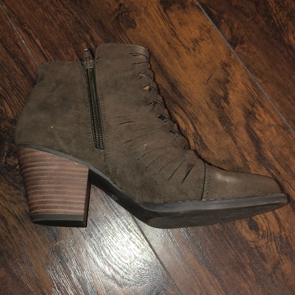 Ankle Boot - Picture 5 of 7